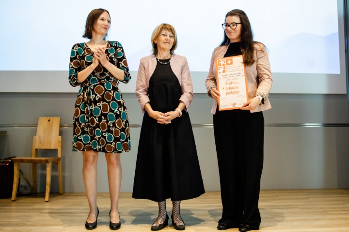 podelitev certifikata Družini prijazno podjetje